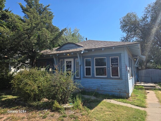 property at 1413 S Ong St