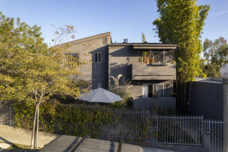 2714 Auburn St in Los Angeles, CA - Building Photo - Primary Photo