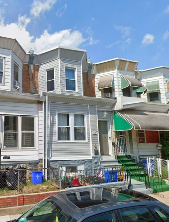 5825 Ellsworth St in Philadelphia, PA - Building Photo