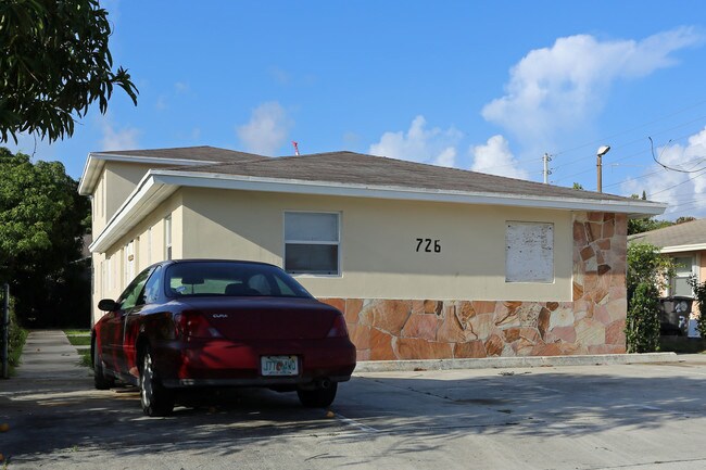 726 21st St in West Palm Beach, FL - Foto de edificio - Building Photo