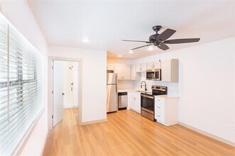 5609 Ross Ave in Dallas, TX - Building Photo - Building Photo