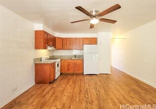 1555 Pensacola St in Honolulu, HI - Building Photo - Building Photo