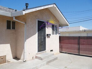 381 Las Palmas Ave in Sacramento, CA - Building Photo - Building Photo
