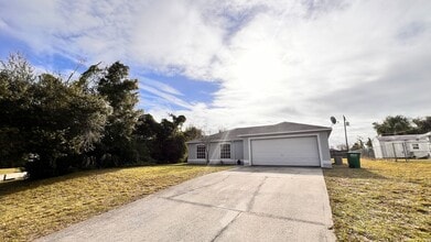 2397 Kerridale St in Deltona, FL - Building Photo - Building Photo