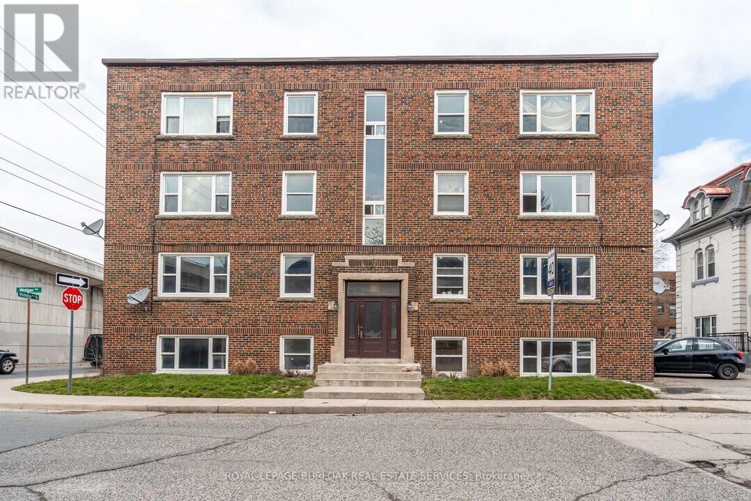 3-3 Webber Ave in Hamilton, ON - Building Photo