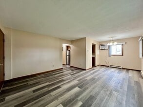 Chester Estates in Rochester, MN - Building Photo - Building Photo