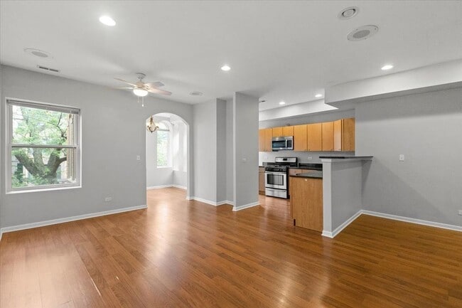 7717 N Marshfield Ave in Chicago, IL - Building Photo - Building Photo