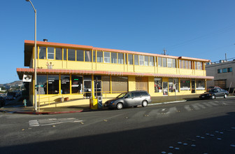 5-45 W Manor Dr in Pacifica, CA - Foto de edificio - Building Photo