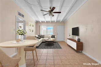 710 N 10th St in Las Vegas, NV - Building Photo - Building Photo