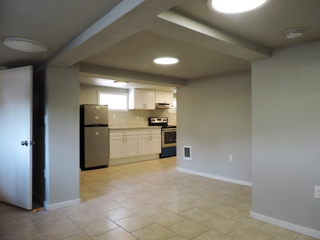 property at 1010 E 8th St