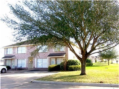 347 Stone Hill Dr in Brenham, TX - Building Photo