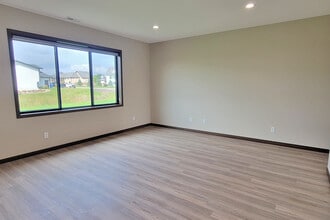 2208 Lucerne Ave in Brookings, SD - Building Photo - Building Photo