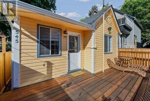 545 Atlantic St in Vancouver, BC - Building Photo