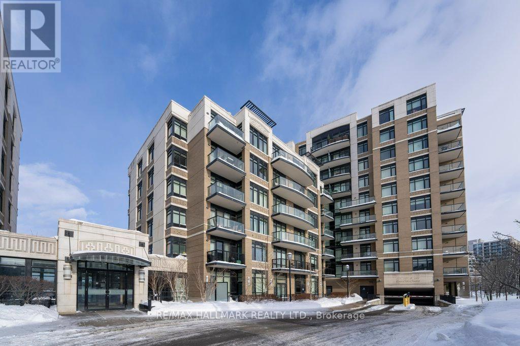 131-131 Upper Duke Crescent in Markham, ON - Building Photo