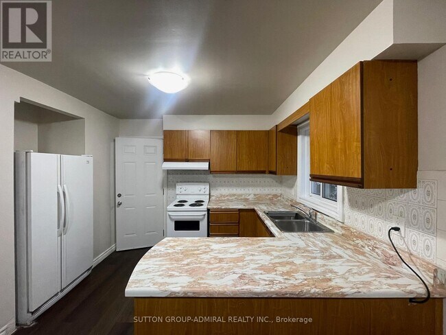 50 Ivan Nelson Dr in Toronto, ON - Building Photo - Building Photo