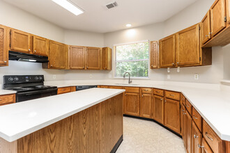 4913 Alexis Dr in Nashville, TN - Foto de edificio - Building Photo