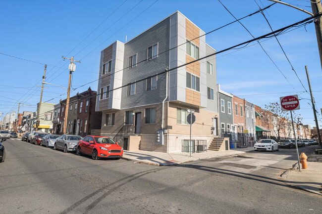 1853 Hoffman St, Unit 1
