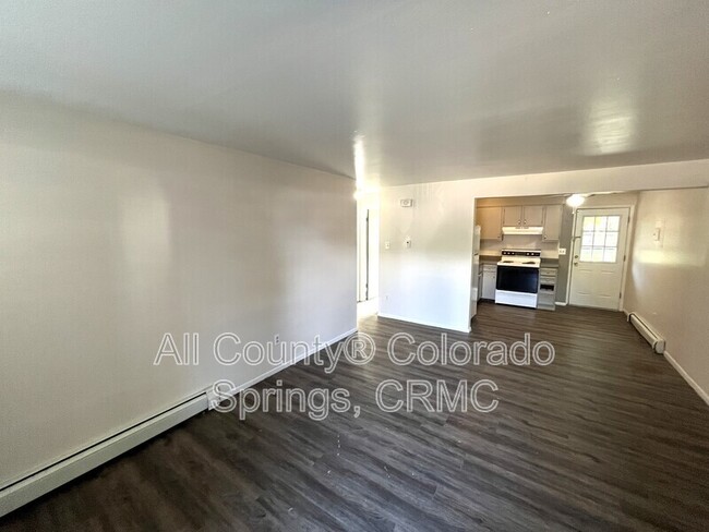 329 Bonnie Ct in Colorado Springs, CO - Building Photo - Building Photo