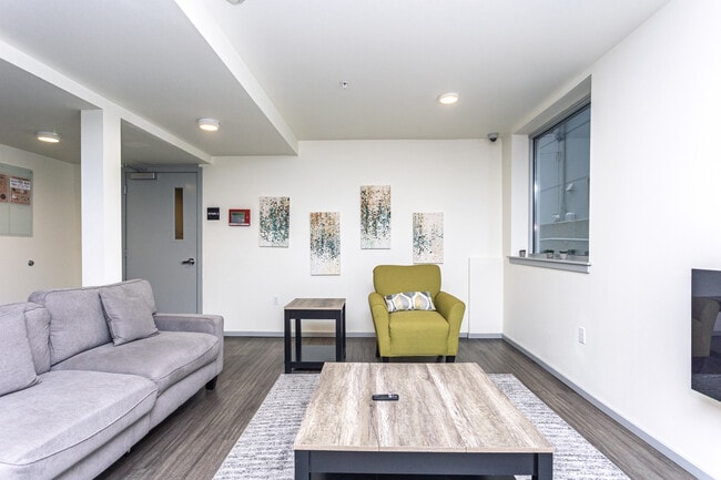 Montisi Apartments in Seattle, WA - Building Photo - Interior Photo