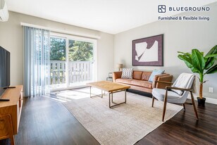 655 S Fair Oaks Ave, Unit SI FL1-ID392 in Sunnyvale, CA - Building Photo