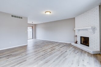 2130 S White Oak Dr in Wichita, KS - Building Photo - Building Photo