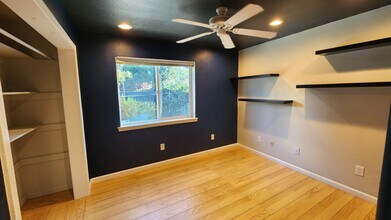 6558 Simson St in Oakland, CA - Building Photo - Building Photo