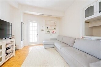 21 Beacon St, Unit 2G in Boston, MA - Building Photo - Building Photo