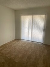 20807 Roscoe Blvd in Los Angeles, CA - Building Photo - Building Photo