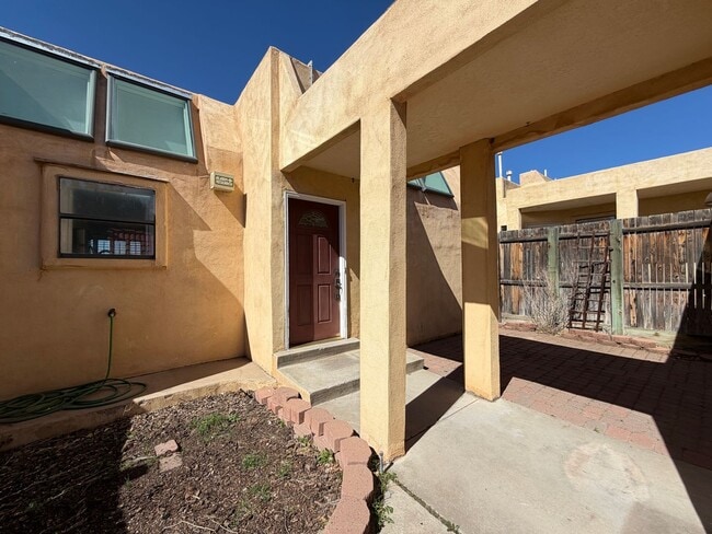 511 Pinon Creek Rd SE in Albuquerque, NM - Building Photo - Building Photo