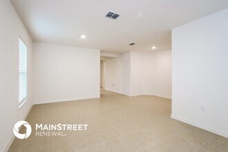 1685 Hideaway Flat St in Mascotte, FL - Building Photo - Building Photo