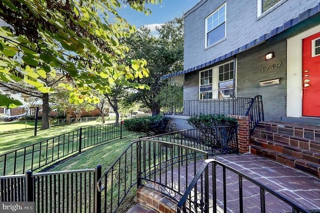 1719 Frankford St SE in Washington, DC - Building Photo - Building Photo