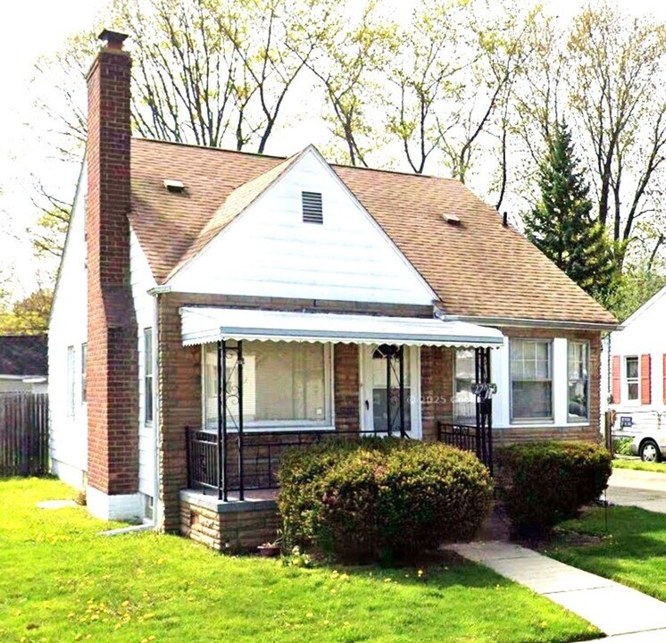 22051 Firwood Ave in Eastpointe, MI - Building Photo