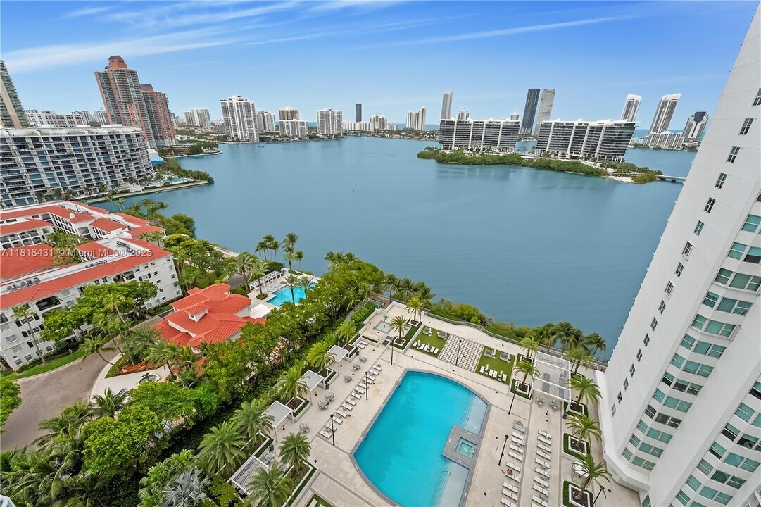 3301 NE 183rd St, Unit 1906 in Aventura, FL - Building Photo