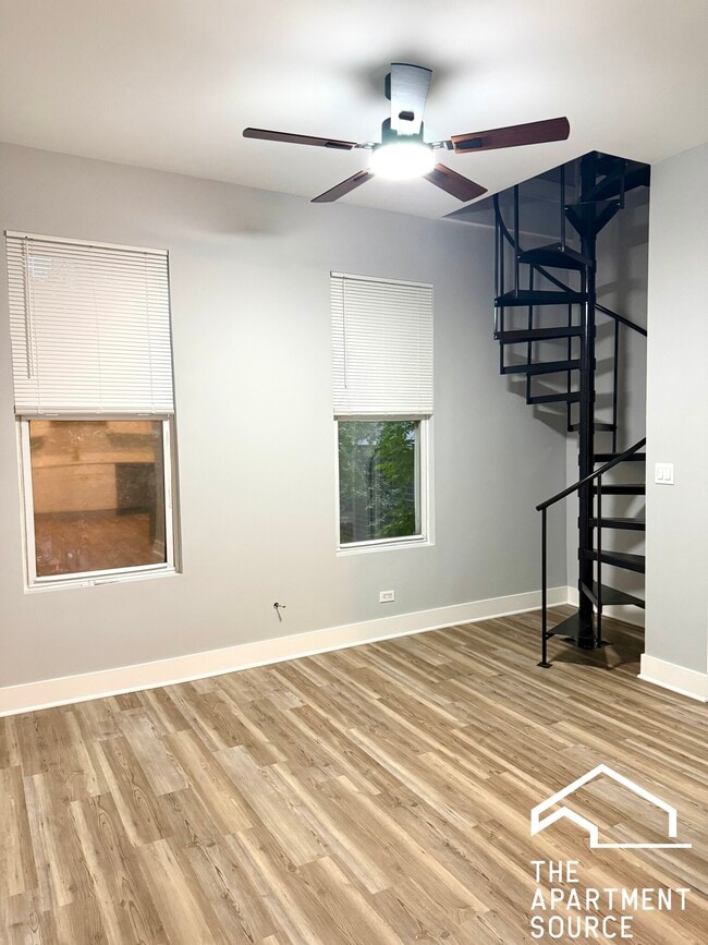 property at 942 N Elston Ave