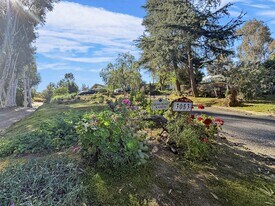 3053 Quail Rd in Escondido, CA - Building Photo