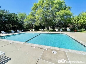 7330 York Ave S, Unit Apt 101 in Minneapolis, MN - Foto de edificio - Building Photo