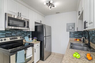 1031 Park Dr, Unit 10 in Indian Harbour Beach, FL - Building Photo - Building Photo