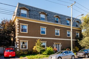 2012 De Hampton Av in Montréal, QC - Building Photo