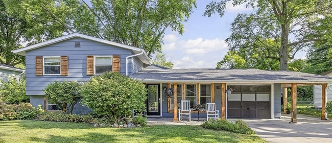 property at 212 Myrtle Dr