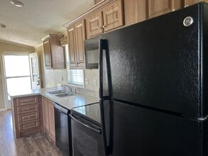 6941 MacDonald Ct in Zephyrhills, FL - Building Photo - Building Photo