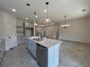 1040 Silver Birch St in Springdale, AR - Building Photo - Building Photo