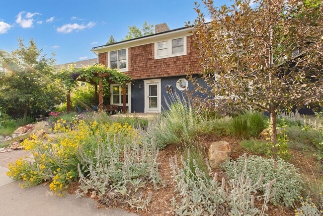 1318 Hastings Dr in Fort Collins, CO - Building Photo - Building Photo