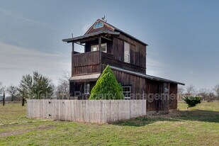 7584 Ben Day Murrin Rd in Fort Worth, TX - Building Photo