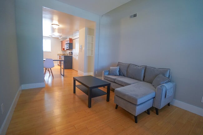 609 Westgate Ave, Unit D in University City, MO - Building Photo - Building Photo