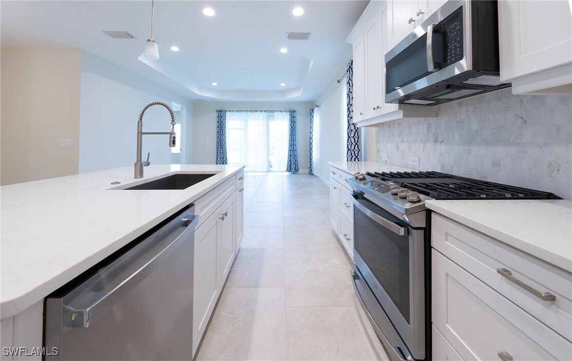 4596 Centaurus Cir in Naples, FL - Building Photo