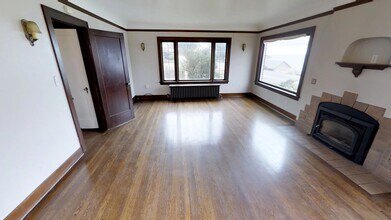 2405 W Hastie Lake Rd in Oak Harbor, WA - Building Photo - Building Photo