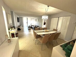 737 SE 1st Way in Deerfield Beach, FL - Building Photo - Building Photo