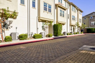 14121 W Oak Ln in Van Nuys, CA - Building Photo