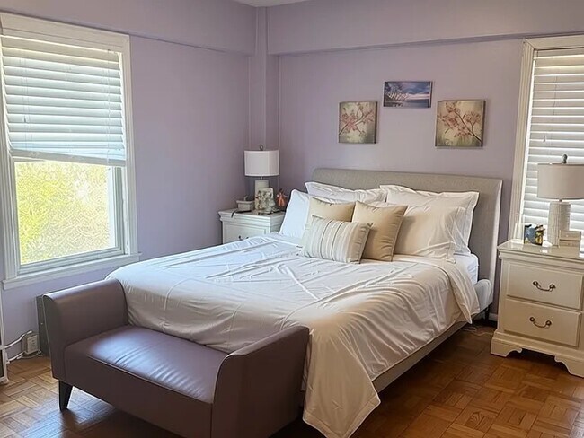 2500 Q St NW, Unit 336 in Washington, DC - Building Photo - Building Photo