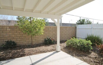 15916 Rosehaven Ln in Santa Clarita, CA - Building Photo - Building Photo
